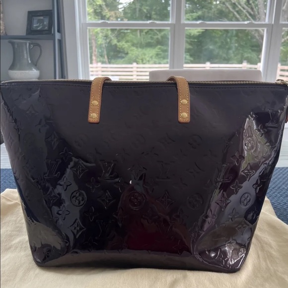 Louis Vuitton Bellevue Handbag Monogram Vernis GM Burgundy - Picture 2 of 10